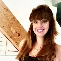 Amélie BENOIT – Assistante administrative et comptable chez La Dose Digitale : pilier de l’organisation et de la gestion financière