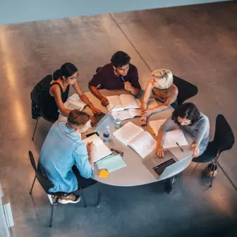 Travailler en collectif pour développer des compétences opérationnelles