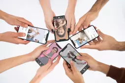 Maîtriser les réseaux sociaux pour maximiser l'engagement et la visibilité.