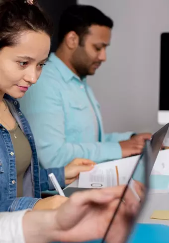 Des parcours sur-mesure pour répondre à vos besoins spécifiques et maximiser la performance de vos équipes.